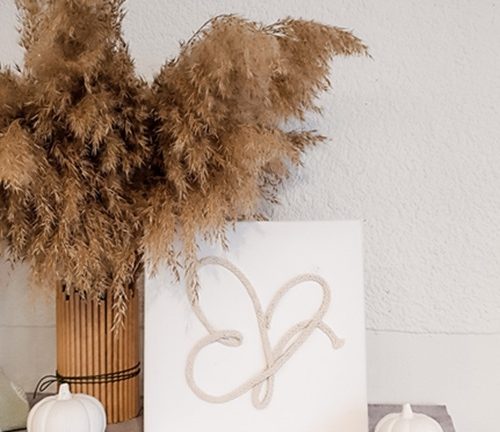 One-Line-Bild basteln – Minimalistische DIY-Wanddeko mit Baumwollschnur